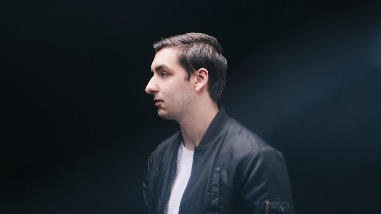 Fotografia promocional de Skylar Spence.