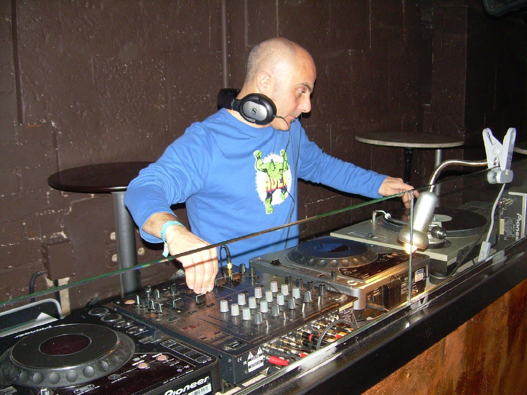 Fotografia promocional de Slippy DJ.