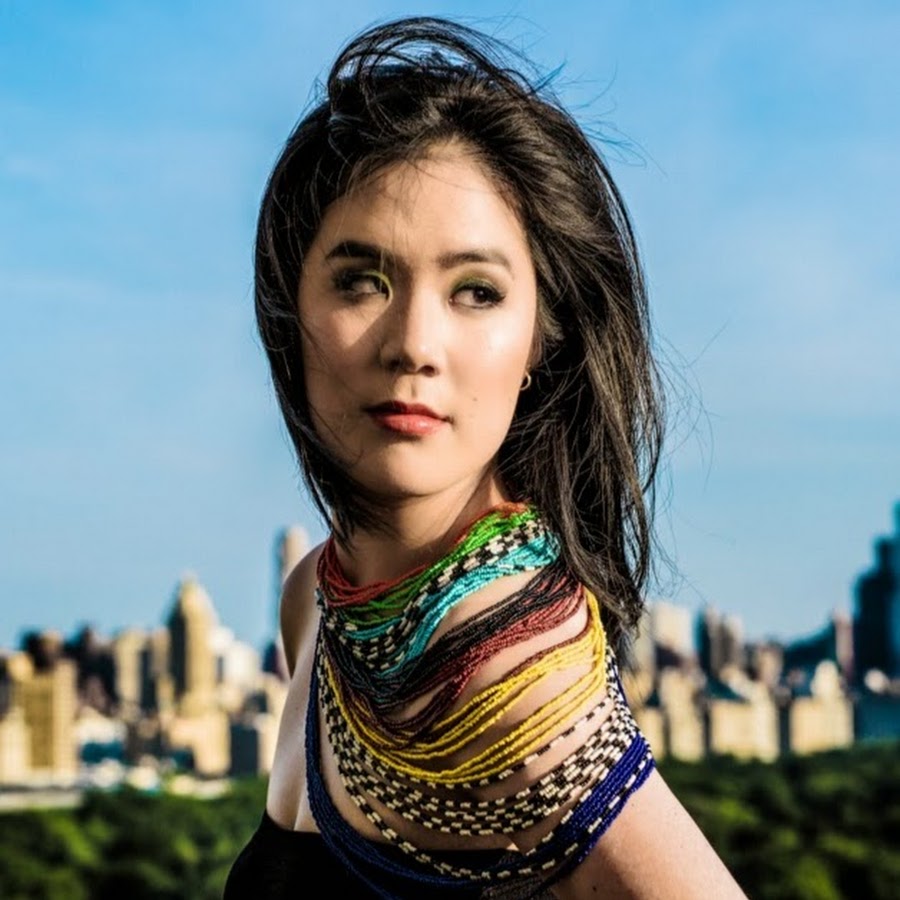 Fotografia promocional de Stephanie Chou.