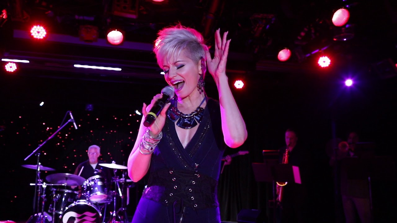 Promofoto von Concierto de Stephanie Hodgdon en Aventura.