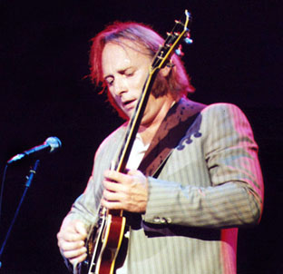 Fotografia promocional de Stephen Stills.