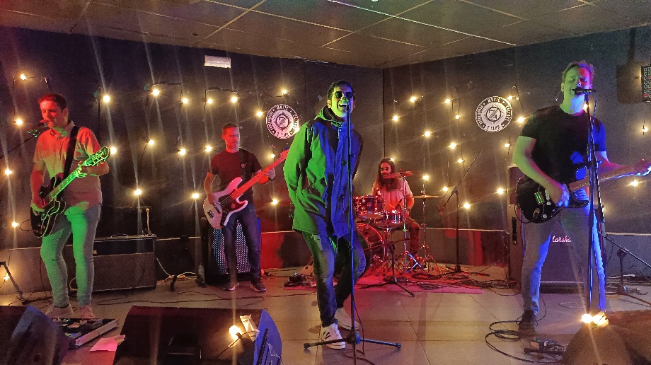 Fotografía promocional de Supernova (Tributo a Oasis)