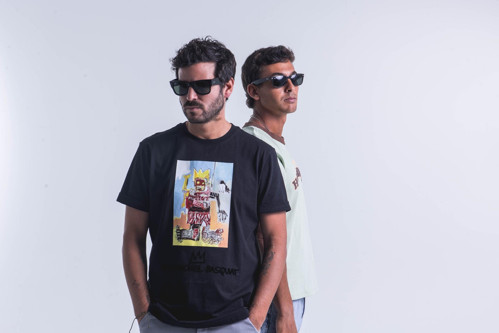 Promotional photograph of Taburete.