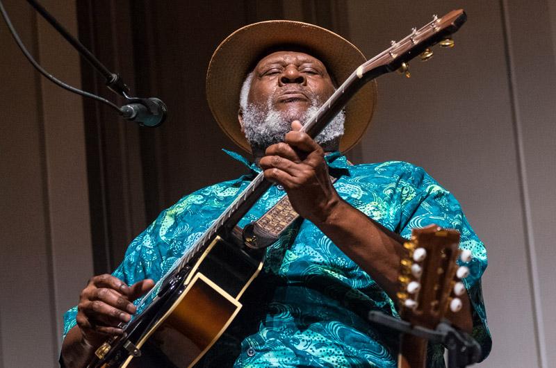 Fotografía promocional de Taj Mahal