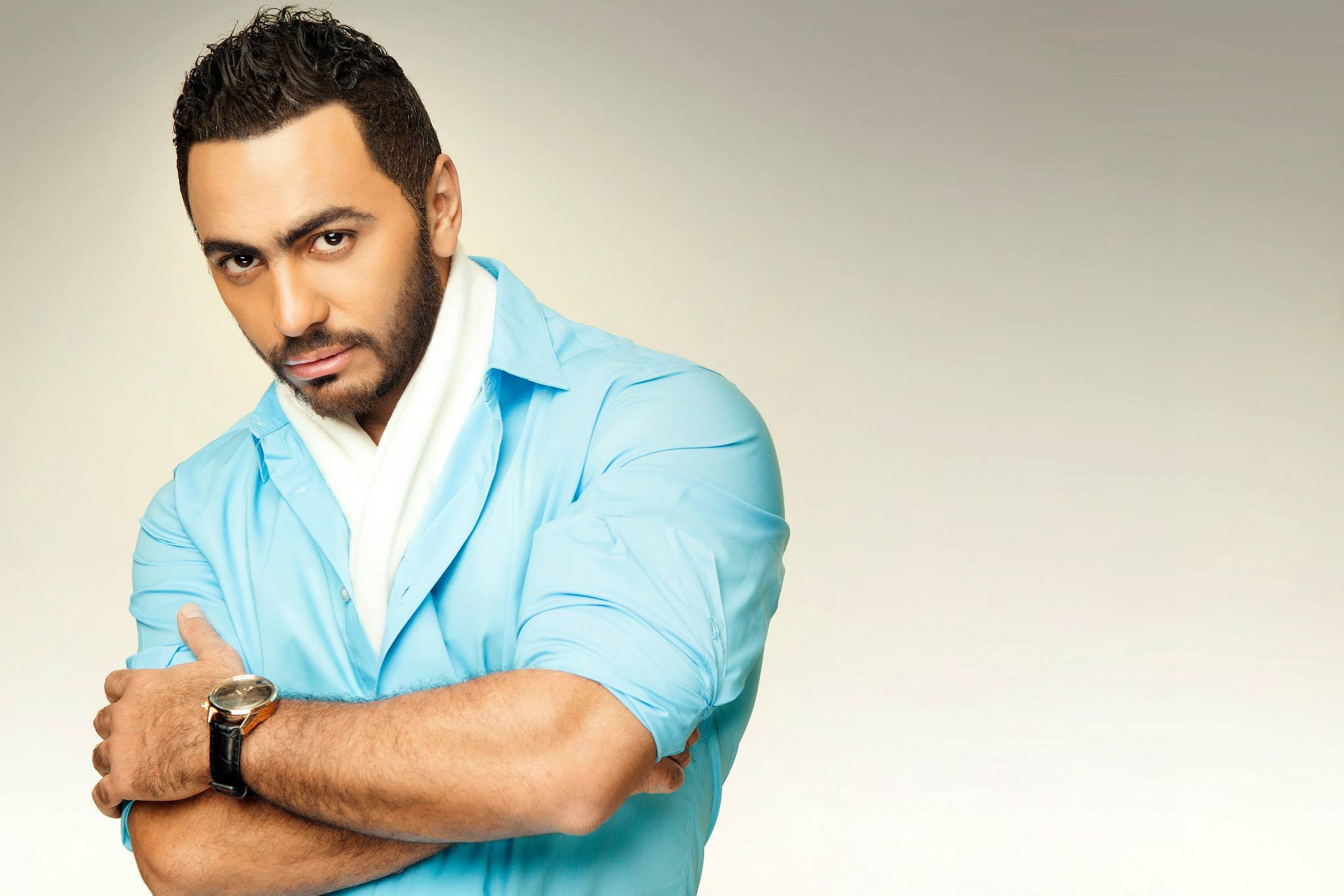 Fotografía promocional de Tamer Hosny