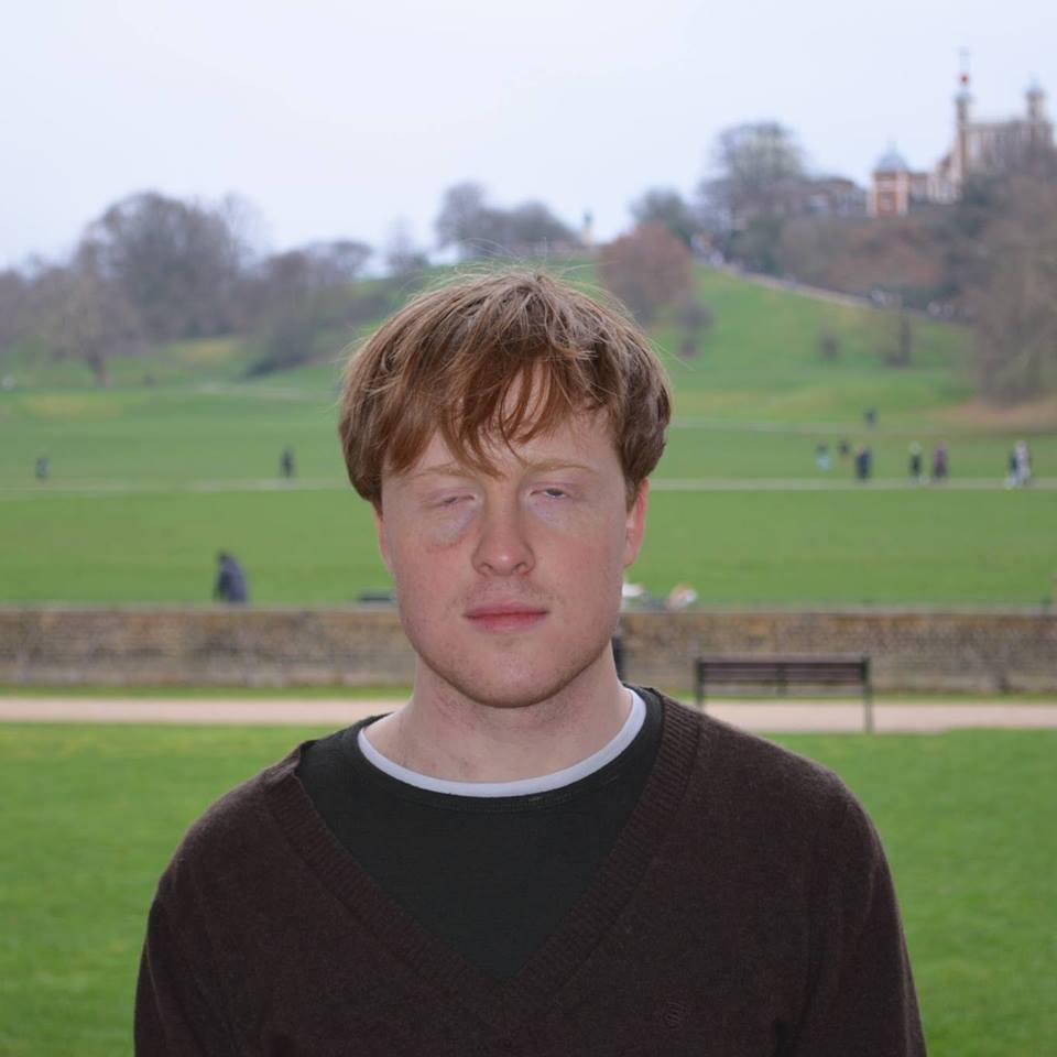 Fotografia promocional de Taylor Skye.