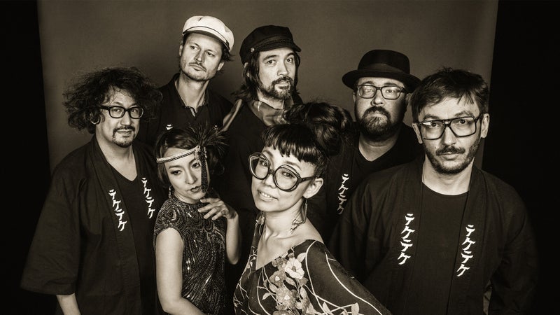 Fotografía promocional de Concierto de Teke::Teke en París