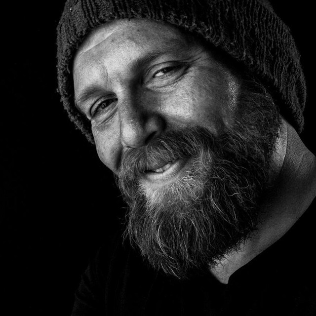 Promofoto von Concierto de Tex Brasket en Freiburg.