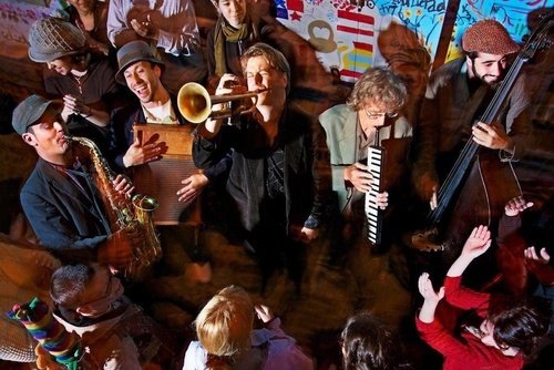 Fotografía promocional de The California Honeydrops 