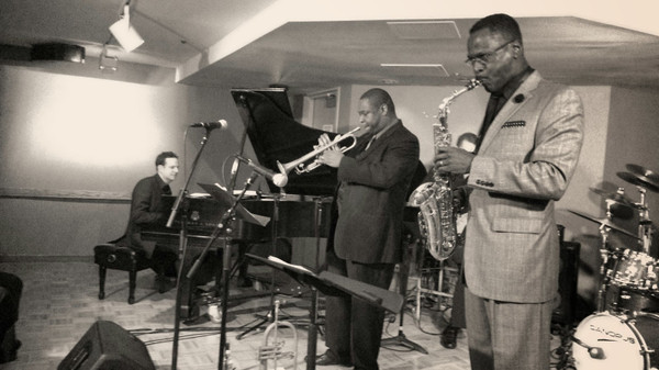Fotografia promocional de The Dizzy Gillespie Alumni All-Star Big Band.