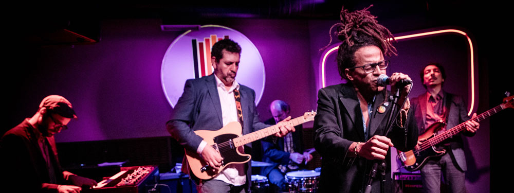 Promofoto von Concierto de TC + THE GROOVE FAMILY en Norwich.