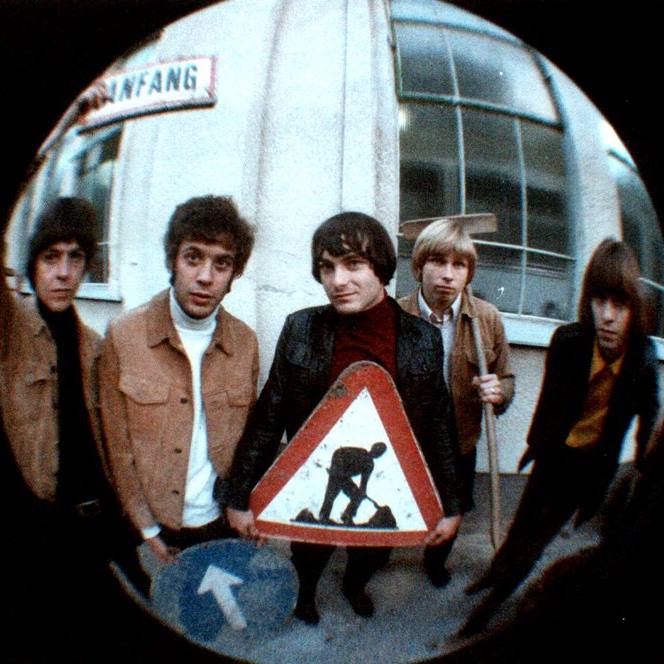 Promotional photograph of The Jaybirds.