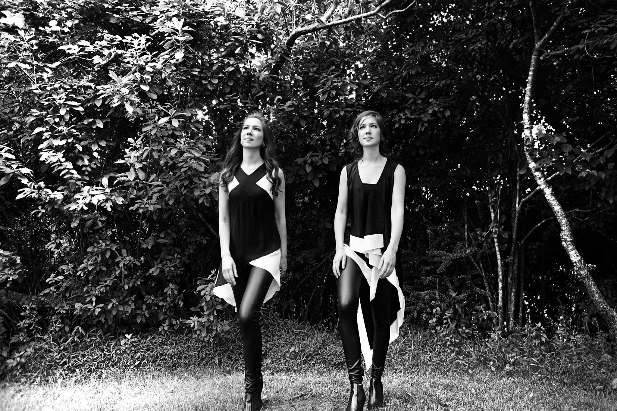 Fotografia promocional de The Naughton Sisters.