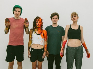Fotografia promocional de The Petrol Girls.