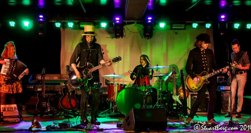 Fotografía promocional de Concierto de The Slambovian Circus of Dreams en Old Saybrook