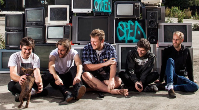 Promofoto von The Smith Street Band.