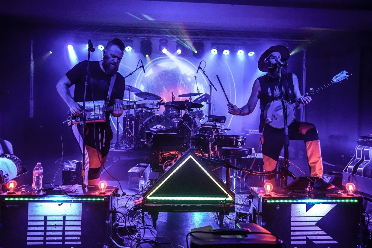 Promotional photograph of Concierto de The Spooklights en Columbia.