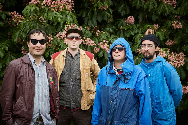 Fotografía promocional de The Surfing Magazines