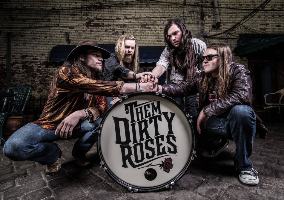 Promofoto von Them Dirty Roses.