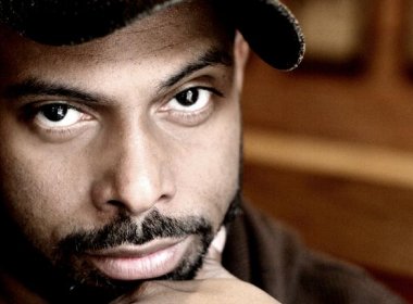 Fotografía promocional de Theo Parrish