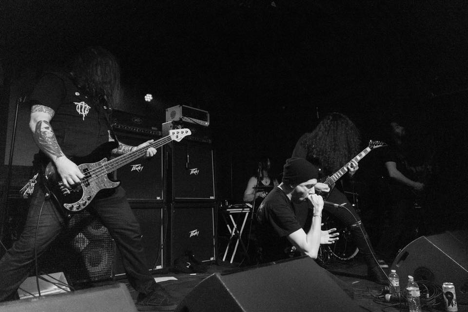 Fotografía promocional de Thrown Into Exile