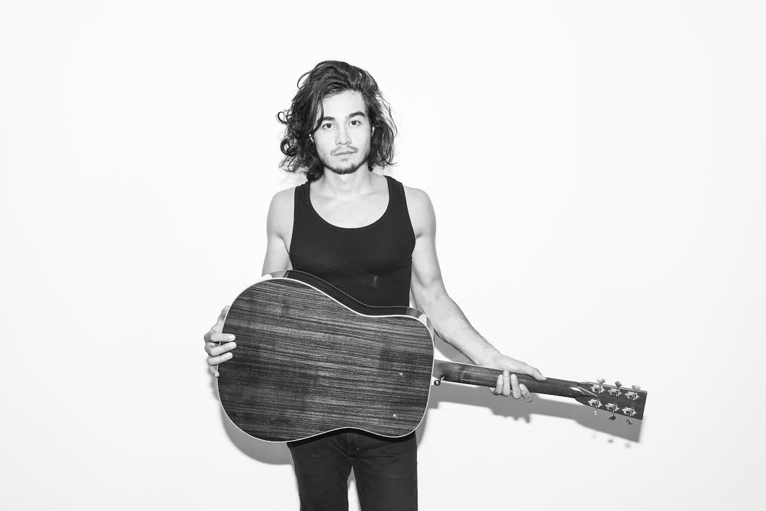 Fotografía promocional de Tiago Iorc