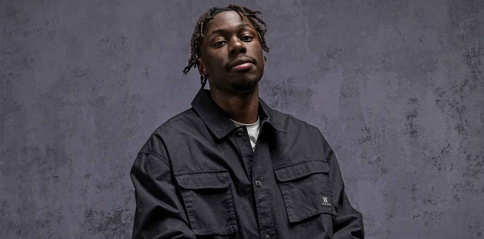 Fotografía promocional de Concierto de Tiakola en Guilers