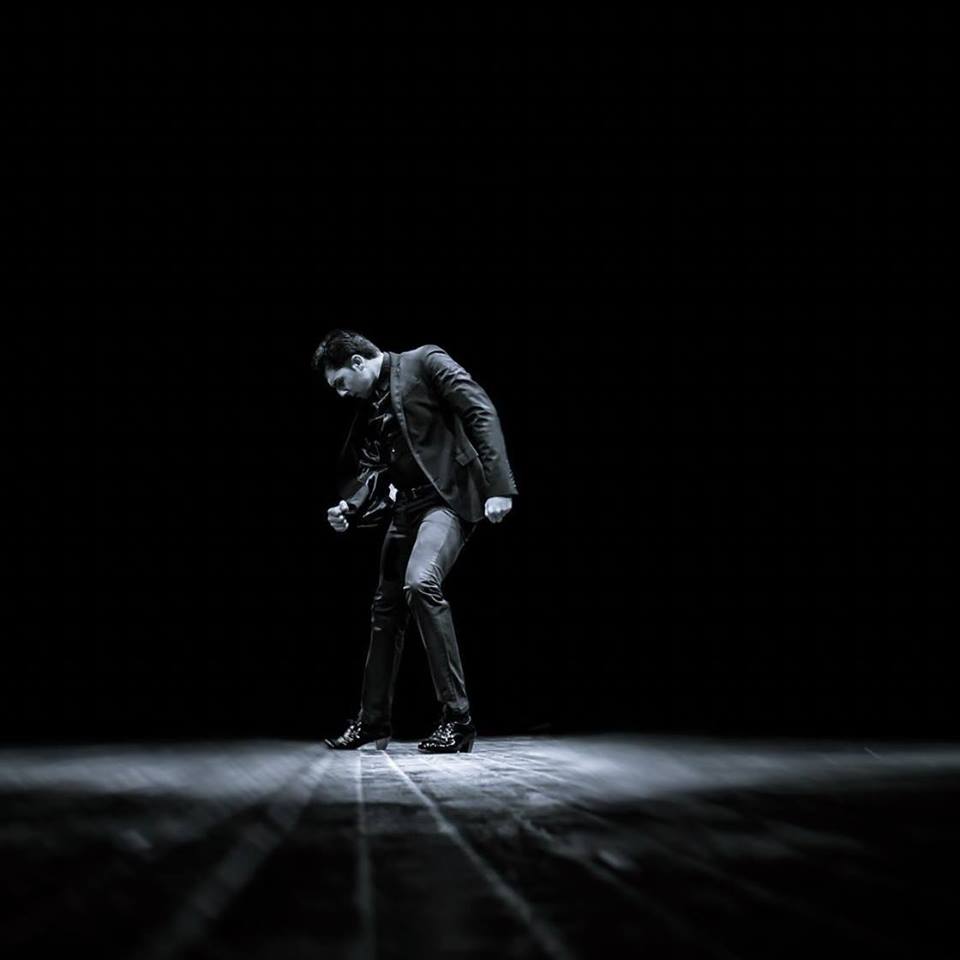 Fotografía promocional de Tony Santiago