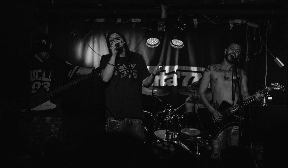 Fotografía promocional de Toxicity (Tributo a System Of A Down)