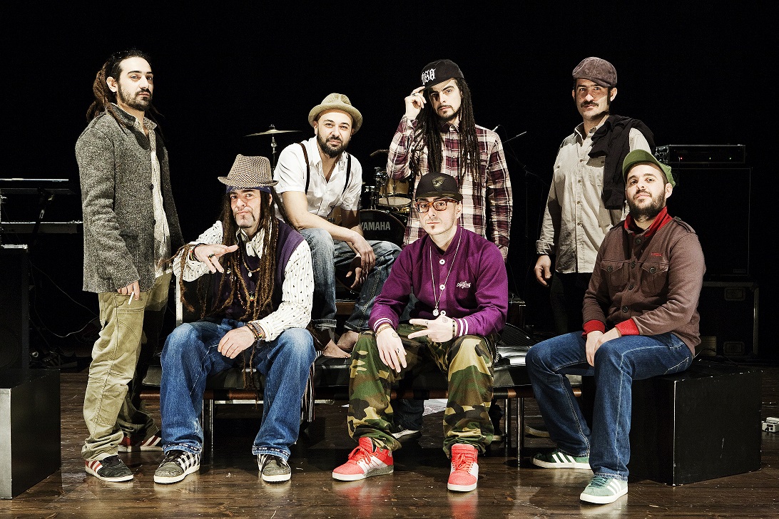 Fotografía promocional de Train to Roots