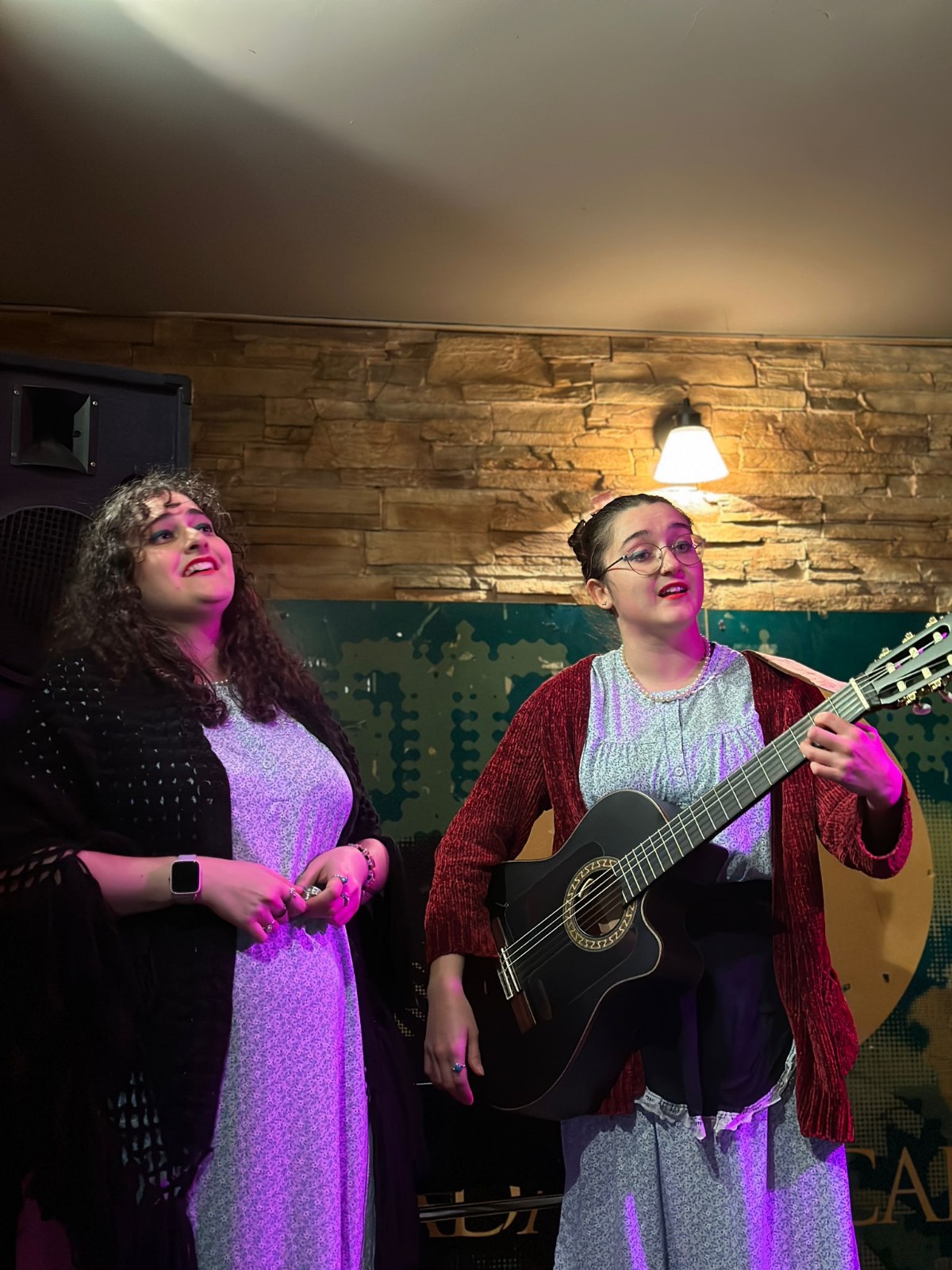 Fotografía promocional de TRINI Y TINA