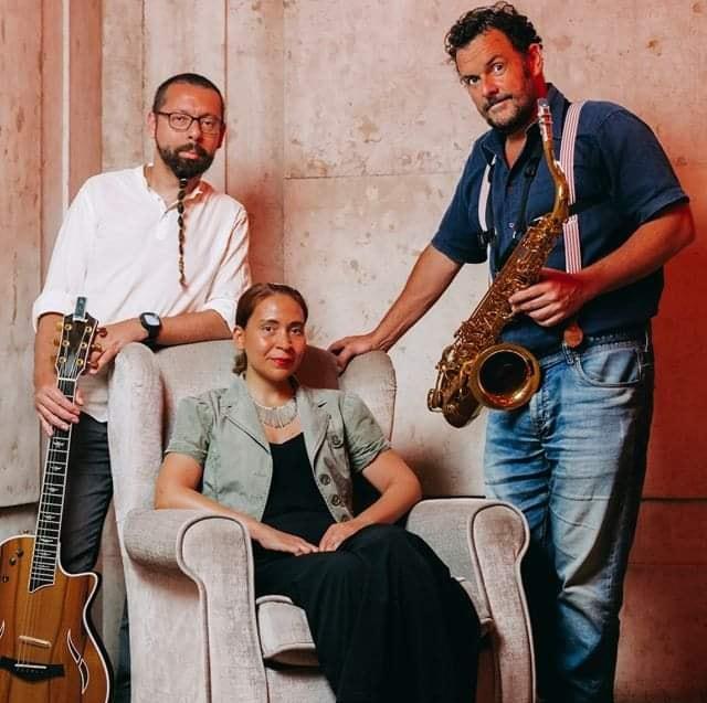 Fotografia promocional de Trio Bonito.