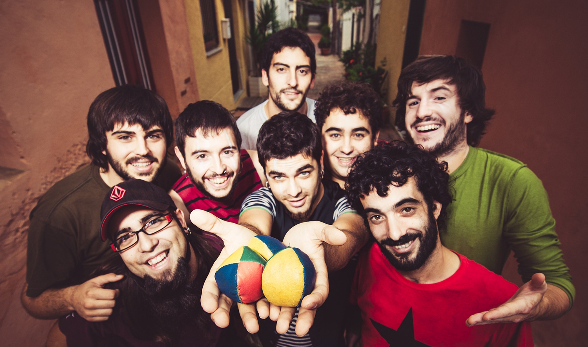 Fotografía promocional de Txarango