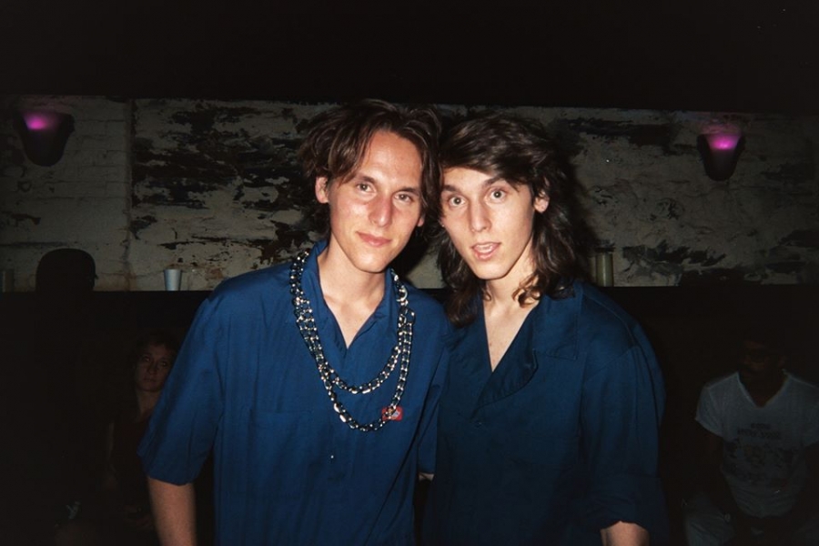 Fotografia promocional de Venus Twins.