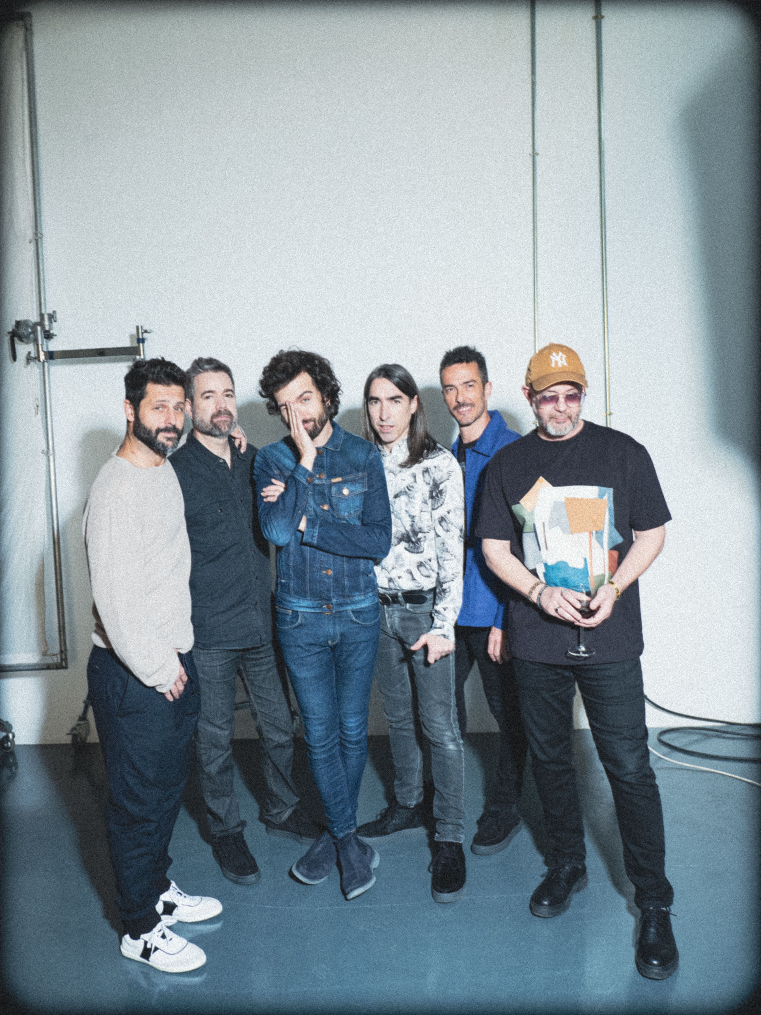 Promotional photograph of Vetusta Morla.