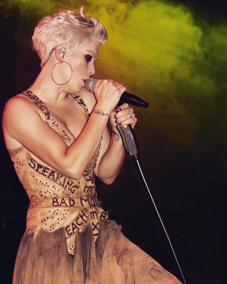 Promotional photograph of Concierto de Vicky Jackson - Pink Tribute en Southampton.