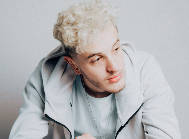 Fotografía promocional de Victor Cárdenas