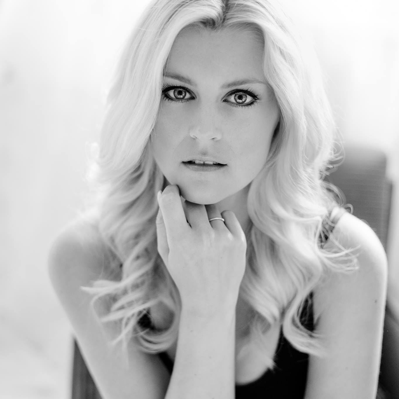 Fotografía promocional de Victoria - Helene Fischer Double