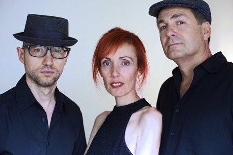 Promotional photograph of Vilma y los señores.