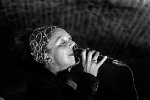 Fotografía promocional de Concierto de Viviane Ginape en París