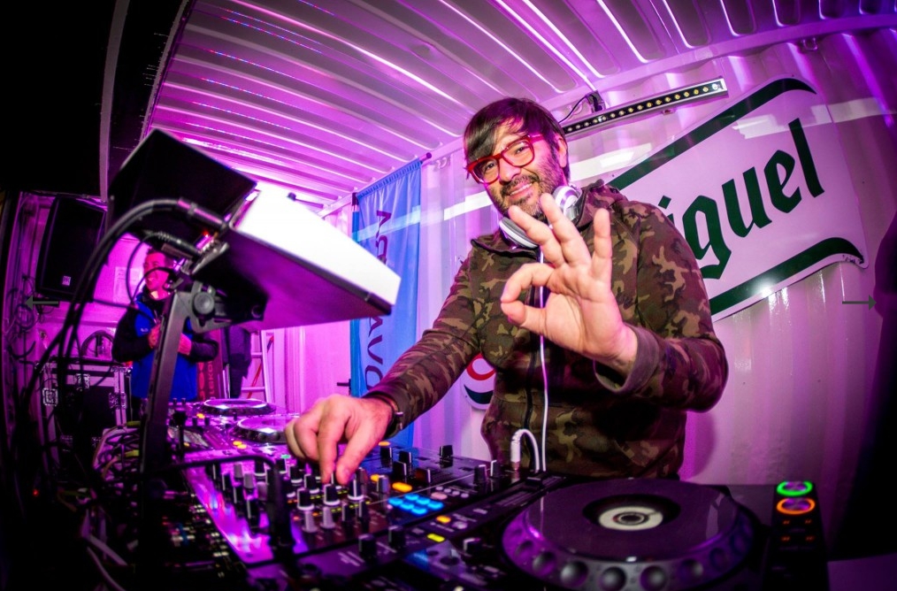 Fotografía promocional de Wally López