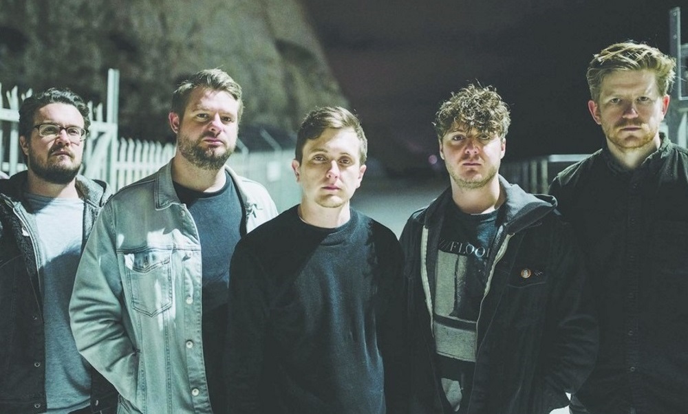 Fotografia promocional de We Never Learned To Live.