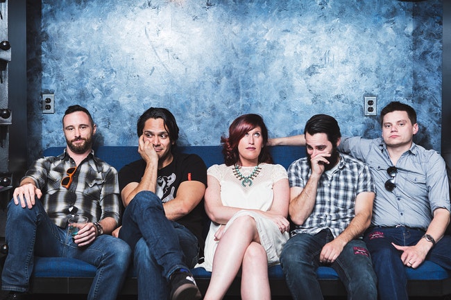 Fotografía promocional de Concierto de White Ford Bronco en Washington