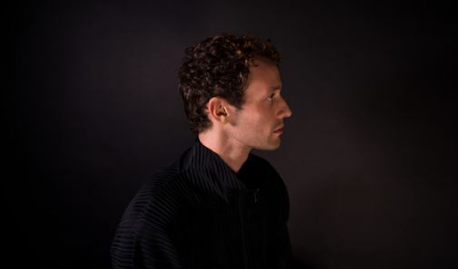 Fotografía promocional de Wrabel