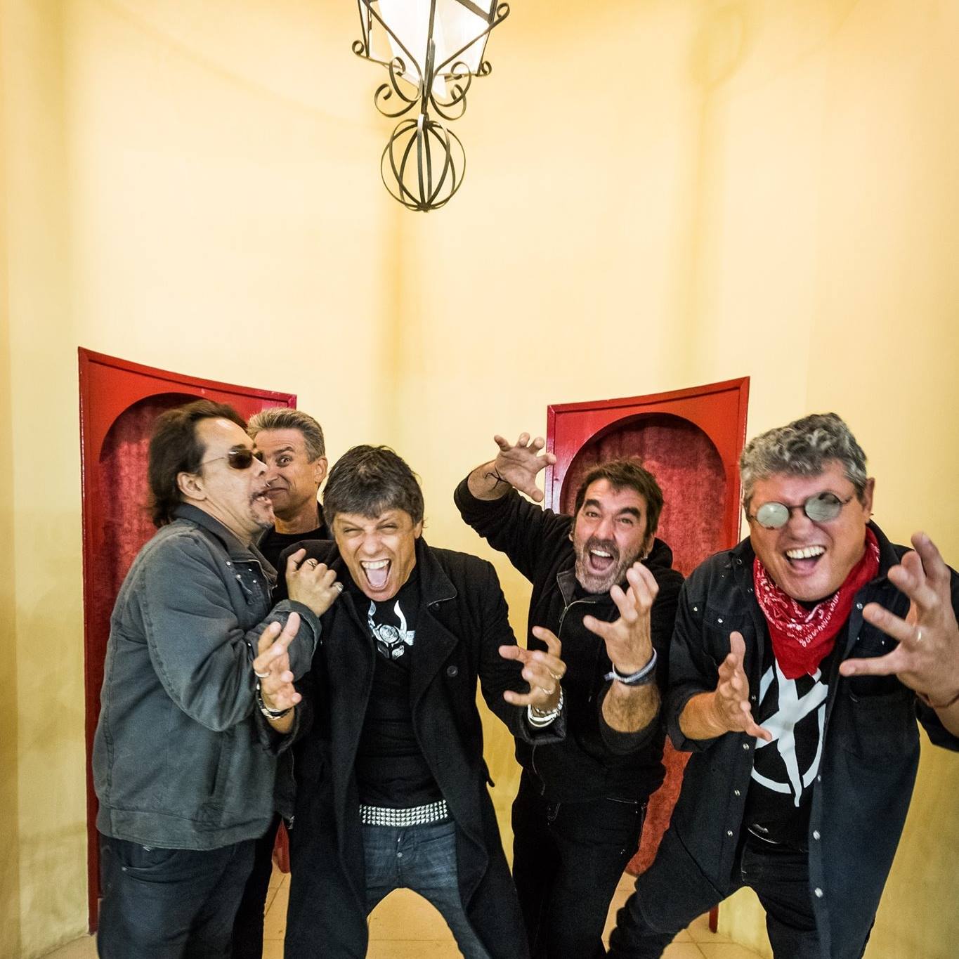 Fotografia promocional de Xutos & Pontapés.