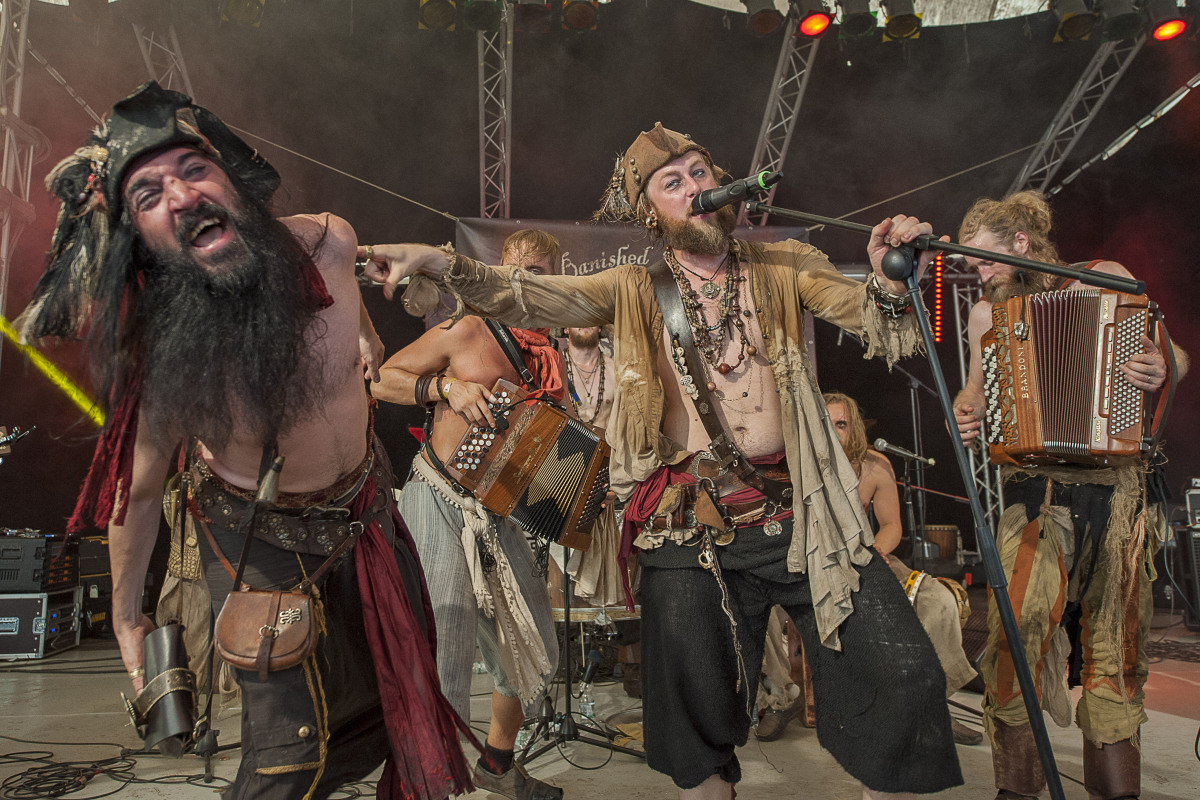 Fotografia promozionale di Concierto de Ye Banished Privateers + Mr. Hurley & Die Pulveraffen en Hannover.