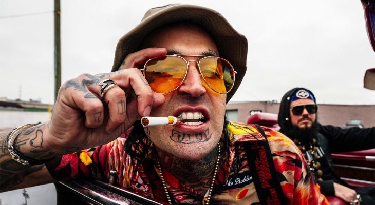 Fotografia promocional de Yelawolf.