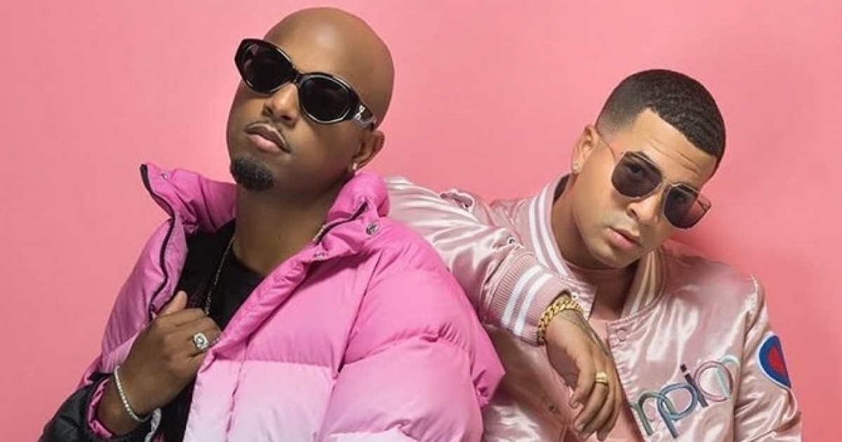 Promotional photograph of Yomil y el Dany.