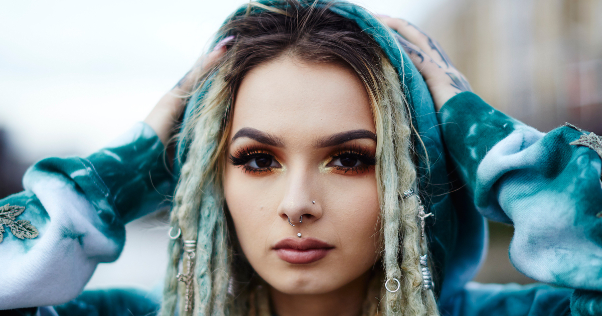 Promotional photograph of Zhavia.