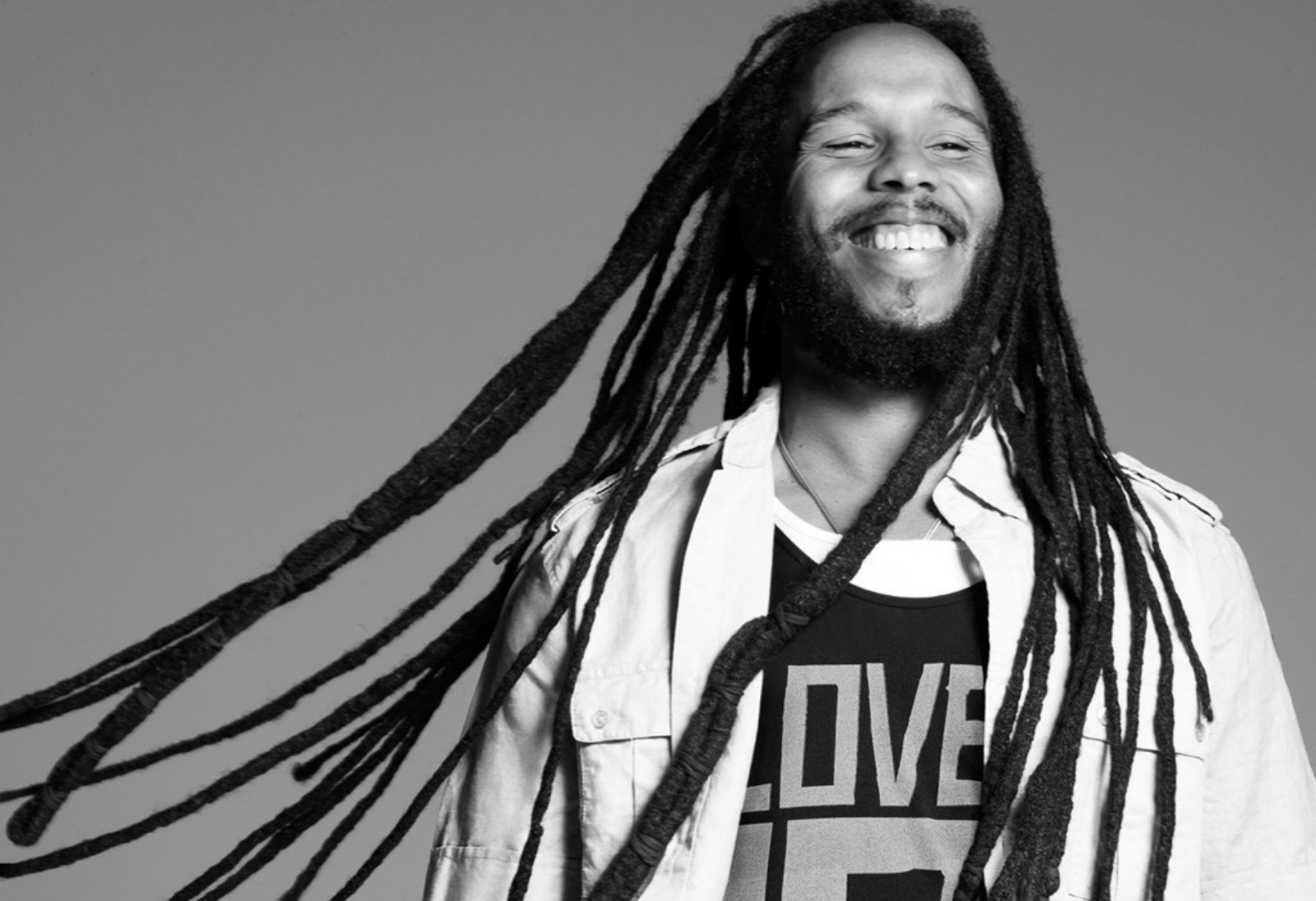 Fotografia promocional de Ziggy Marley.